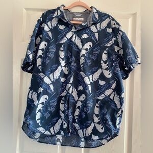 Tommy Bahama Hawaiian Shirt Men's XL Blue Feather Print Button Up Short Sleeve